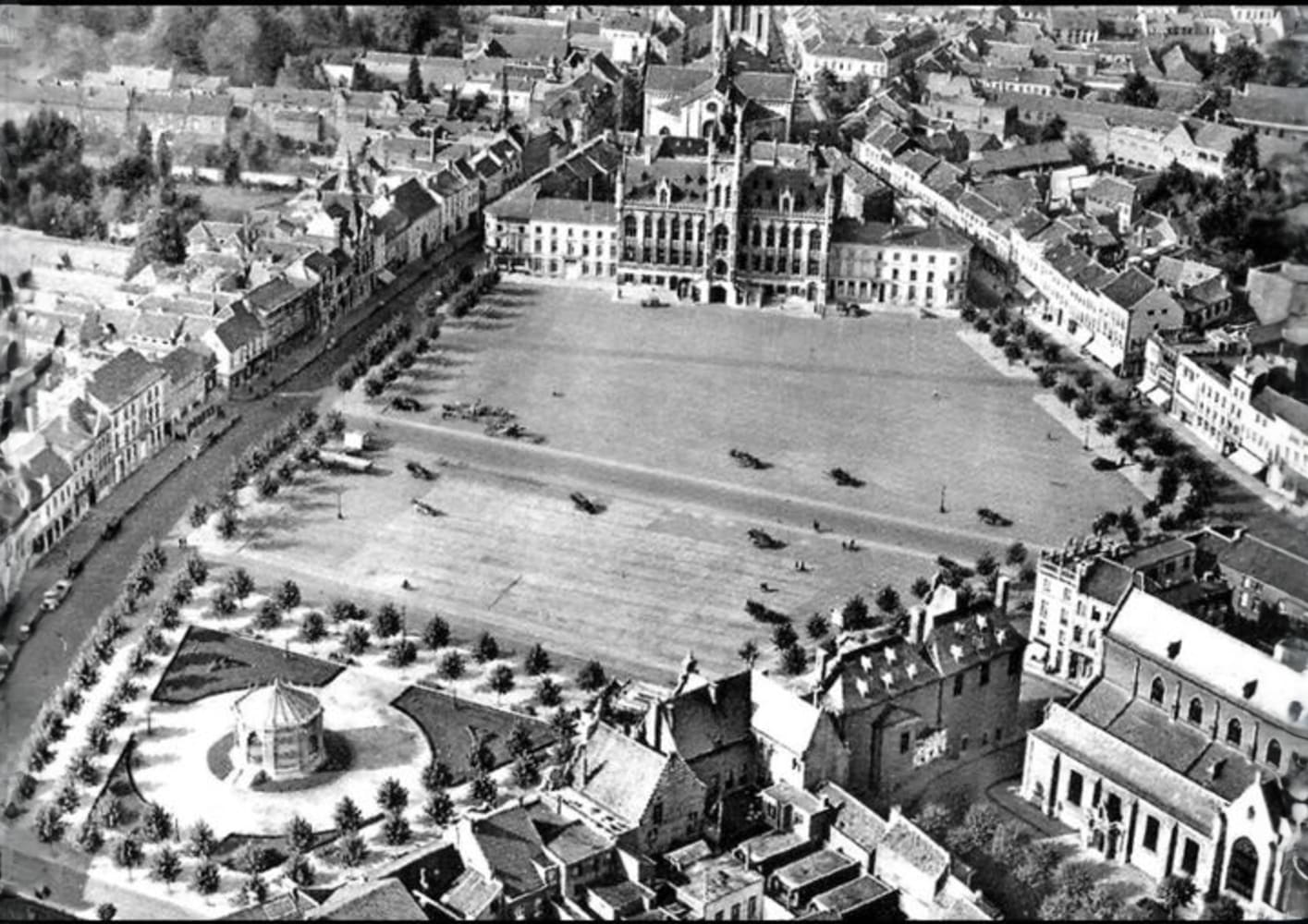 foto markt Sint-Niklaas vroeger