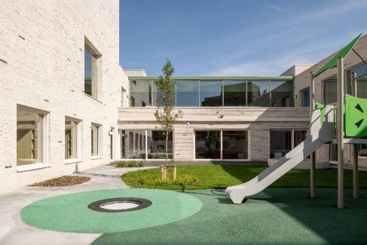 Patiotuin bij leefgroep peuter en kleuters (K-dee)