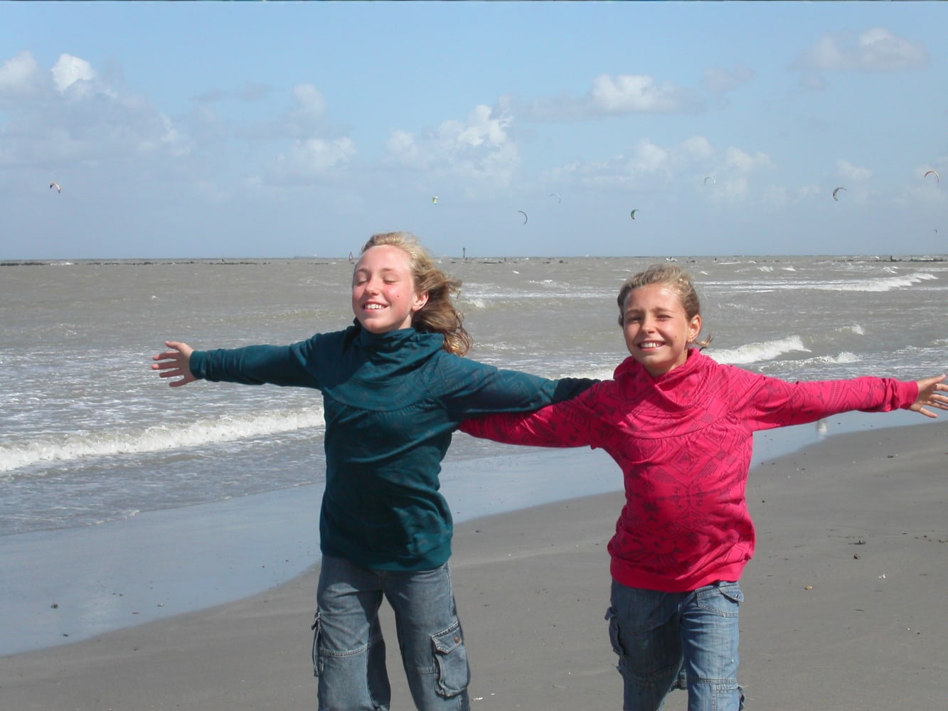 kinderen in zeewind