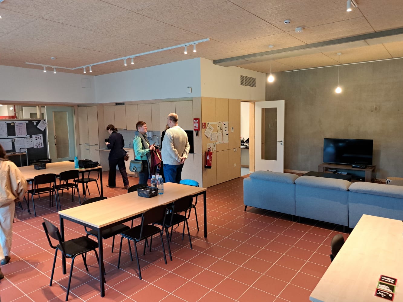 Foto van mensen op een plaatsbezoek