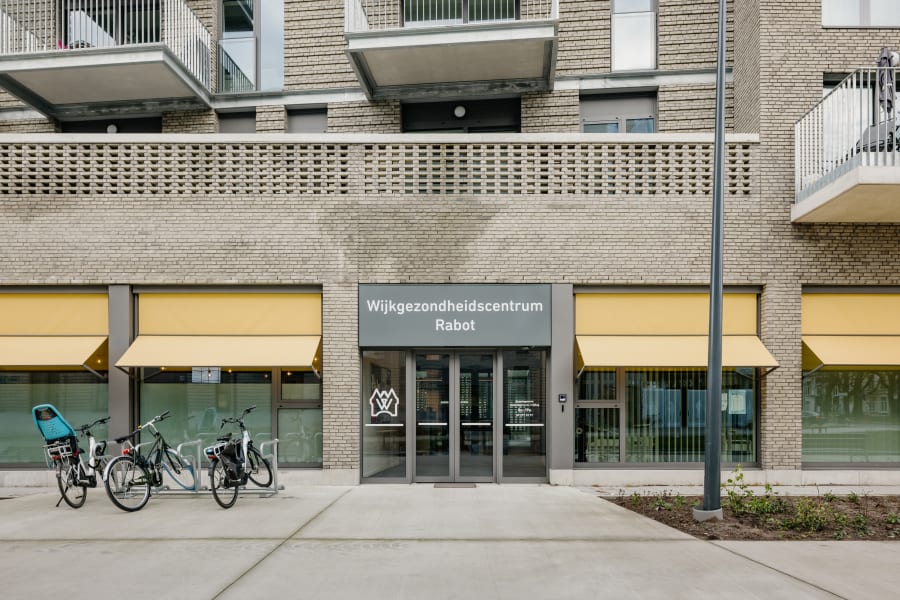 Wijkgezondheidscentrum Rabot in het hart van de Rabotwijk.
